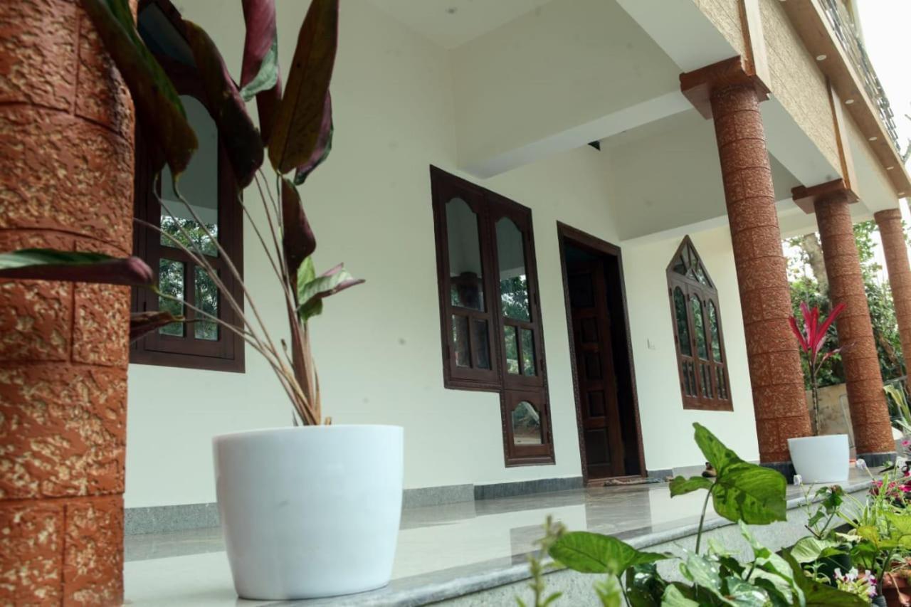Annus Homestay Ramakkalmedu Exteriör bild