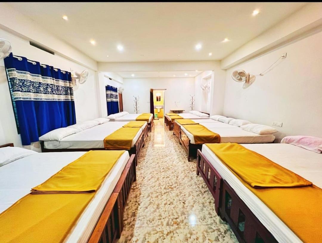 Annus Homestay Ramakkalmedu Exteriör bild